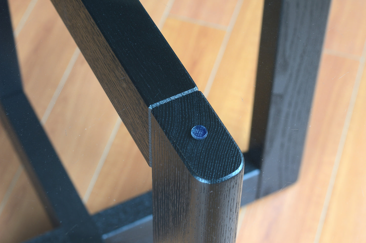 Othello Round Dining Table