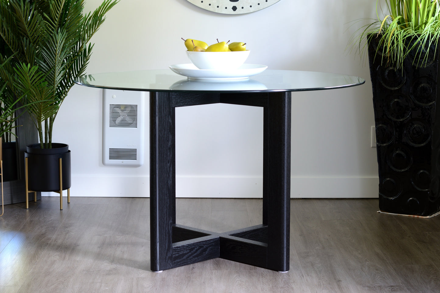 Othello Round Dining Table